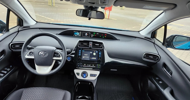 Toyota Prius cena 89700 przebieg: 6000, rok produkcji 2017 z Chorzele małe 667
